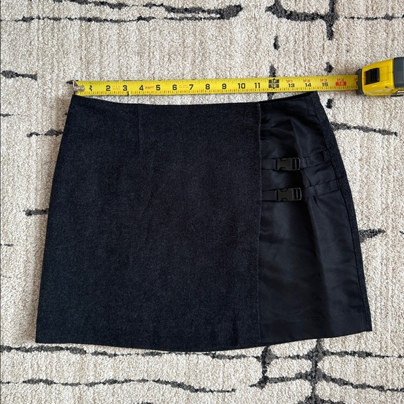 Vintage Express Gray and Black Mini Wrap Skirt with Buckles, Size 7/8 - Picture 7 of 9